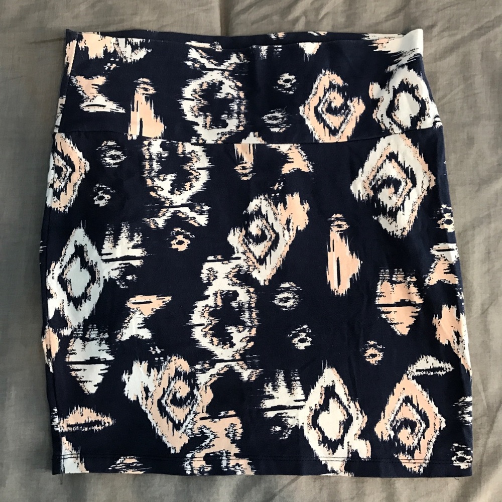 Patterned Bodycon mini skirt
